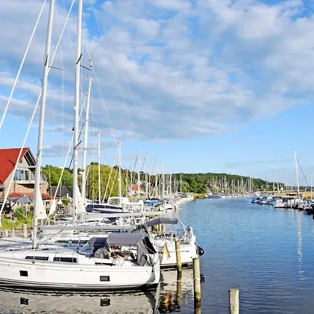 Fewo 15 mit Balkon und Strandkorb Villa Sonneck Apartment *