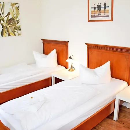 Fewo 15 mit Balkon und Strandkorb Villa Sonneck * Sellin (Rugen)